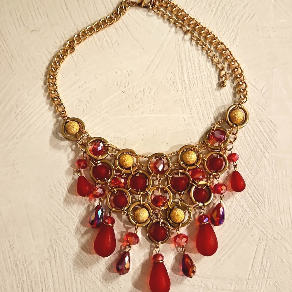 Red Aurora Borealis crystals matte red metallic gold bib necklace gold tone - Picture 2 of 8